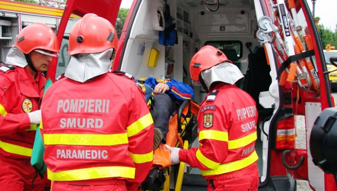 Un barbat de 300 de kilograme din Buzau a murit intr-o autospeciala SMURD. Acuzatii dure la adresa paramedicilor Un barbat de 300 de kilograme din Buzau a murit intr-o autospeciala SMURD. Acuzatii dure la adresa paramedicilor
