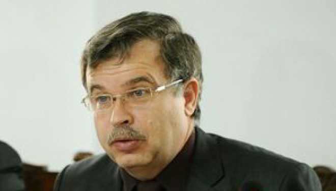 Statul este de vina pentru ca el castiga 40% din pretul medicamentelor pe care nu-i baga inapoi in sanatate. VIDEO Statul este de vina pentru ca el castiga 40% din pretul medicamentelor pe care nu-i baga inapoi in sanatate. VIDEO