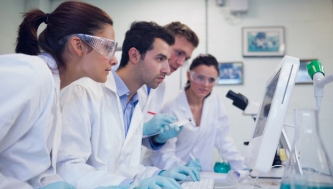 Descoperire revoluţionară împotriva HIV: Experţii au găsit o soluţie pentru a opri răspândirea virusului Descoperire revoluţionară împotriva HIV: Experţii au găsit o soluţie pentru a opri răspândirea virusului