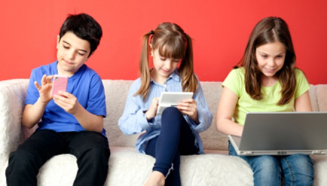 Psiholog: „Tehnologia NU este nocivă pentru copii. Trebuie găsit un echilibru”
