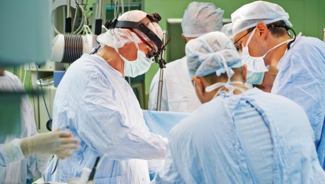 Reconstrucţie de penis în premieră. Operaţia a fost făcută cu ţesut de pe antebraţ. Medic: „Pacientul îşi va putea relua viaţa normală“ Reconstrucţie de penis în premieră. Operaţia a fost făcută cu ţesut de pe antebraţ. Medic: „Pacientul îşi va putea relua viaţa normală“