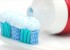 O pasta de dinti ce contine microsfere albastre, adaugate atat ca element de curatare a dinţilor, cat si in scop estetic, ar putea fi periculoasa, spun stomatologii