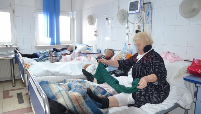 BOLNAVII din Spitalul CFR Constanța SUFERĂ de FOAME. Răspunsul HALUCINANT al directorului: „Nu avem bani, se duc pe salarii” BOLNAVII din Spitalul CFR Constanța SUFERĂ de FOAME. Răspunsul HALUCINANT al directorului: „Nu avem bani, se duc pe salarii”