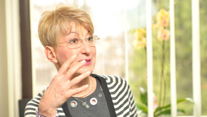 Simona Tivadar: Suntem din ce in ce mai grasi, mai nesportivi si mai betivi Simona Tivadar: Suntem din ce in ce mai grasi, mai nesportivi si mai betivi