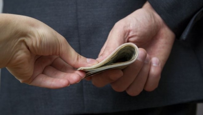 Un nou caz de mită în lumea medicală: Percheziţii la şeful unui spital important Un nou caz de mită în lumea medicală: Percheziţii la şeful unui spital important