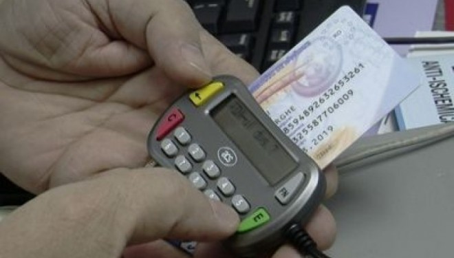 Cardul de sănătate dovedeste prin intermediul Platformei informatice din asigurările de sănătate, calitătea de asigurat/neasigurat. Cardul de sănătate dovedeste prin intermediul Platformei informatice din asigurările de sănătate, calitătea de asigurat/neasigurat.