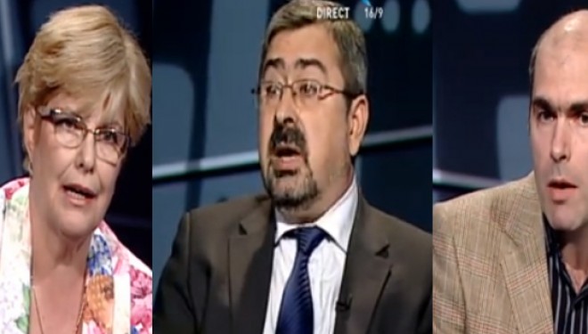 Contractul cadru si condiţiile de munca nemulţumesc medicii. Rodica Tănăsescu, preşedintele SNMF, Victor Strâmbu, secretar de stat în Ministerul Sănătăţii, Bogdan Tănase, preşedinte Alianţa Medicilor Contractul cadru si condiţiile de munca nemulţumesc medicii. Rodica Tănăsescu, preşedintele SNMF, Victor Strâmbu, secretar de stat în Ministerul Sănătăţii, Bogdan Tănase, preşedinte Alianţa Medicilor