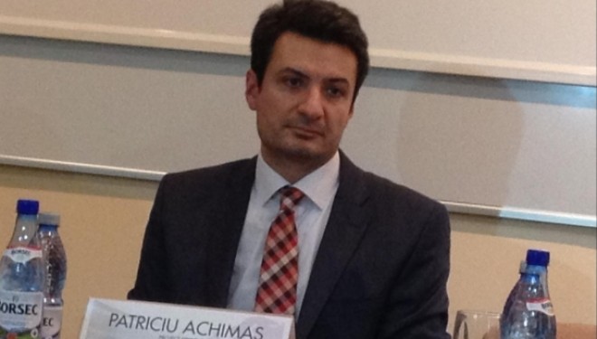 Despre exMinistrul Sanatatii Achimas: Masterat cu tata, specializări cu grebla Despre exMinistrul Sanatatii Achimas: Masterat cu tata, specializări cu grebla