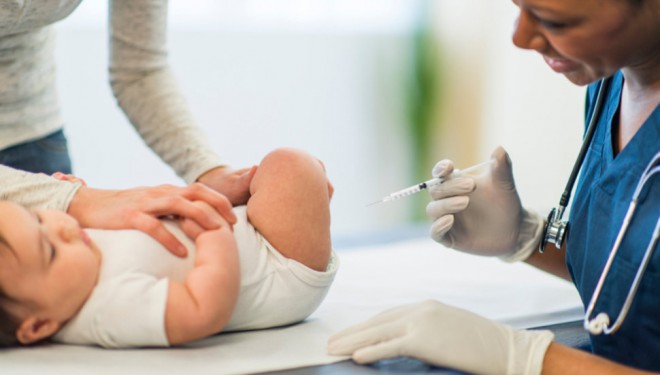 Medicii de familie care nu vaccinează copii de pe listă vor fi sancţionaţi
