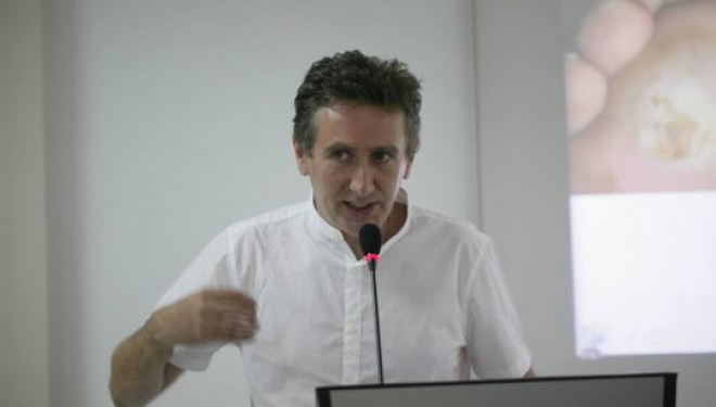 Dezvăluiri revoltătoare ale unui medic român care dă de pământ cu tot sistemul medical. Dezvăluiri revoltătoare ale unui medic român care dă de pământ cu tot sistemul medical.