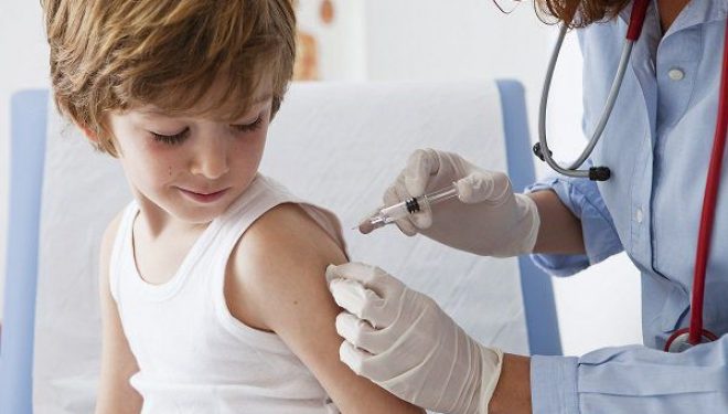 Amenzi în cazul medicilor de familie care nu i-au convins pe părinți să-și vaccineze copiii Amenzi în cazul medicilor de familie care nu i-au convins pe părinți să-și vaccineze copiii