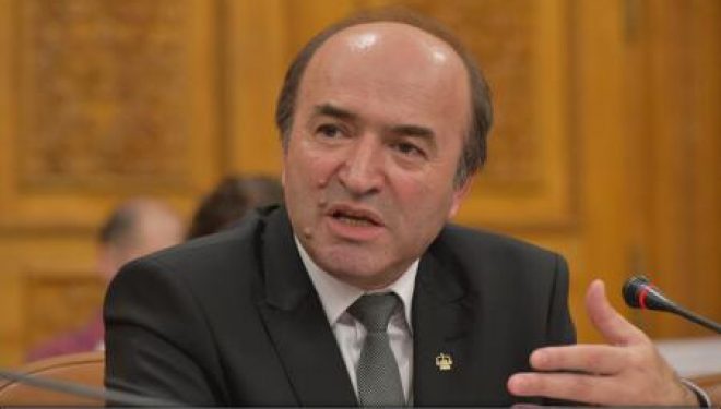 Tudorel Toader: Este necesară o codificare a legislației medicale Tudorel Toader: Este necesară o codificare a legislației medicale