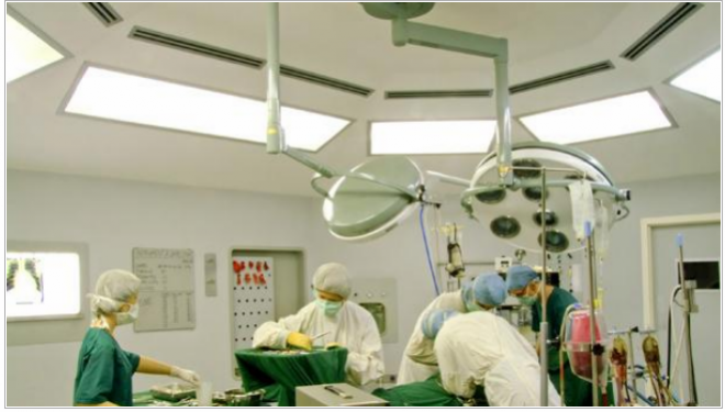 Clujean, supus unui transplant de rinichi cu ajutorul robotului DaVinci Clujean, supus unui transplant de rinichi cu ajutorul robotului DaVinci