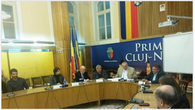Obligativitatea vaccinării încinge spiritele la Cluj. Dezbatere pro şi contra cu parlamentari, medici şi părinţi