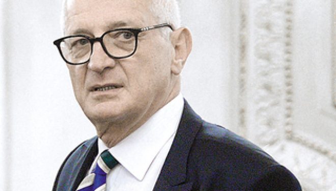 Fostul senator UDMR Gyorgy Frunda are un business de 54 mil. lei pe piaţa dispozitivelor medicale. Fostul senator UDMR Gyorgy Frunda are un business de 54 mil. lei pe piaţa dispozitivelor medicale.