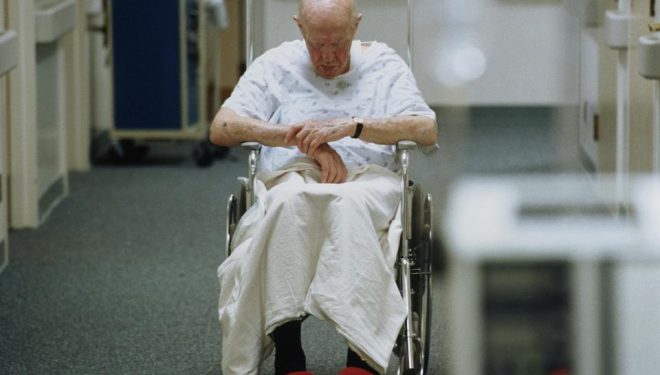 Pensionarii nu apar pe lista de priorităţi întocmită printr-un ordin de medicul-şef al CASMB Pensionarii nu apar pe lista de priorităţi întocmită printr-un ordin de medicul-şef al CASMB
