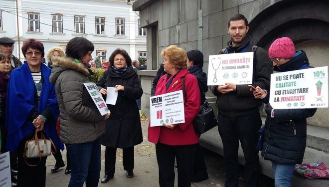 Proteste la Cluj! Medicii de familie amenință cu GREVA GENERALĂ Proteste la Cluj! Medicii de familie amenință cu GREVA GENERALĂ