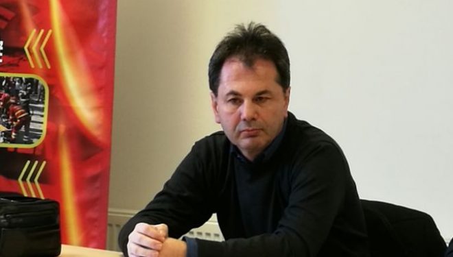 Medicul-şef al SMURD Cluj: „Absolut toate ambulanţele de pe intervenţii trebuie înlocuite. În orice ţară civilizată după 5 ani ambulanţa este schimbată” Medicul-şef al SMURD Cluj: „Absolut toate ambulanţele de pe intervenţii trebuie înlocuite. În orice ţară civilizată după 5 ani ambulanţa este schimbată”