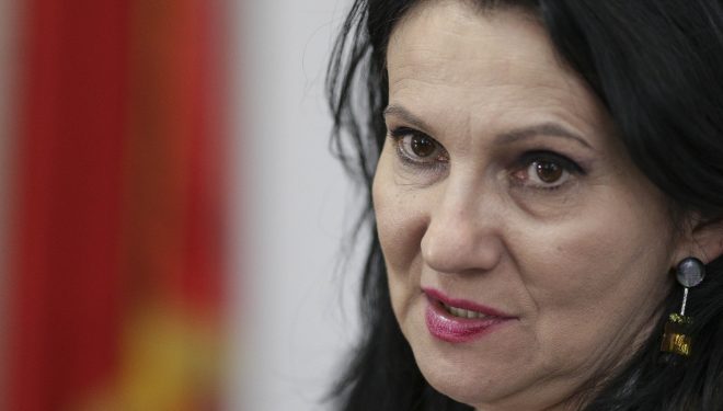 Mese plătite pentru rezidenți. Sorina Pintea spune că e o problemă de comunicare: „O adresă scrisă pe genunchi” Mese plătite pentru rezidenți. Sorina Pintea spune că e o problemă de comunicare: „O adresă scrisă pe genunchi”