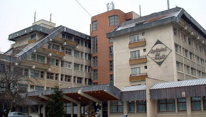 Acuzații: Taxă de 80 de lei pe noapte, pentru părinți, la Spitalul de pediatrie din Braşov Acuzații: Taxă de 80 de lei pe noapte, pentru părinți, la Spitalul de pediatrie din Braşov