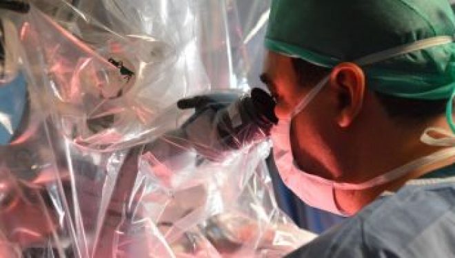 Cancerul
de prostată poate fi tratat cu succes prin chirurgia robotică. Care sunt
avantajele Cancerul
de prostată poate fi tratat cu succes prin chirurgia robotică. Care sunt
avantajele