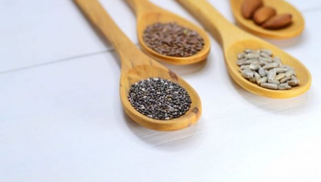 Modul corect în care se folosesc seminţele de chia pentru topirea grăsimilor din corp Modul corect în care se folosesc seminţele de chia pentru topirea grăsimilor din corp