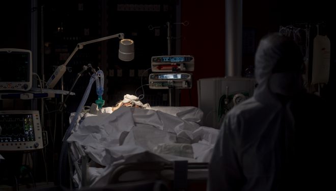 Șefa Unității de Primiri Urgențe de la Spitalul Fetești a murit după ce s-a infectat cu noul coronavirus. Avea 48 de ani Șefa Unității de Primiri Urgențe de la Spitalul Fetești a murit după ce s-a infectat cu noul coronavirus. Avea 48 de ani