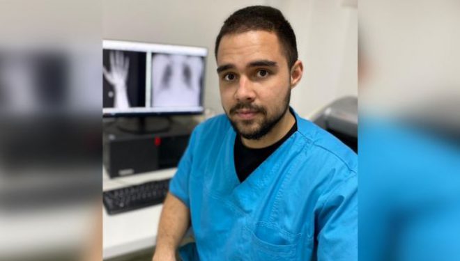 Teodor Blidaru, medic rezident: Nu avem la nivel
naţional un sistem digital centralizat, pacienţii încă vin cu istoricul medical
în plasă Teodor Blidaru, medic rezident: Nu avem la nivel
naţional un sistem digital centralizat, pacienţii încă vin cu istoricul medical
în plasă