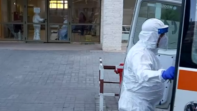Focar de COVID-19 la Opera din Craiova. Un angajat a ajuns în stare gravă la spital, iar alți 14 au fost depistați pozitiv Focar de COVID-19 la Opera din Craiova. Un angajat a ajuns în stare gravă la spital, iar alți 14 au fost depistați pozitiv