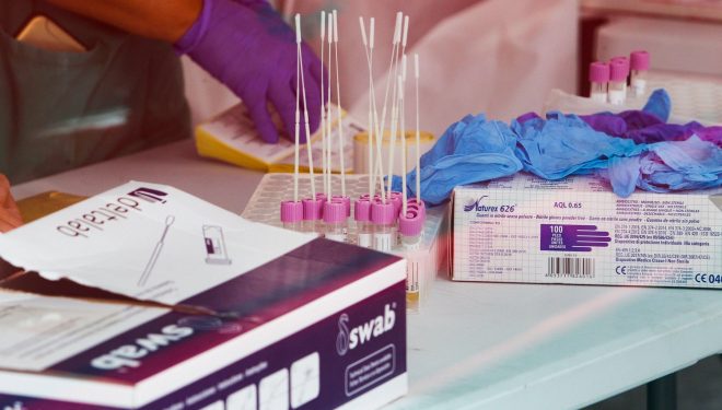 Testarea pacienților suspecți de COVID-19 ar putea fi făcută și în cabinetele medicilor de familie